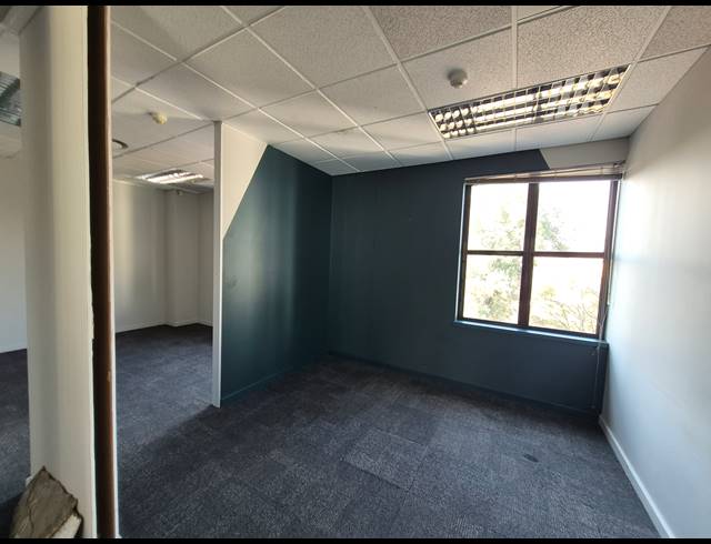 1,311M² OFFICE TO LET IN SANDTON CENTRAL